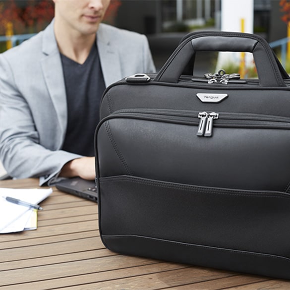 Laptoptaschen - Mit einer Laptoptasche können Sie Ihren Laptop und Dinge wie ein Notebook oder Ihr Mittagessen problemlos in einer Tasche transportieren.
